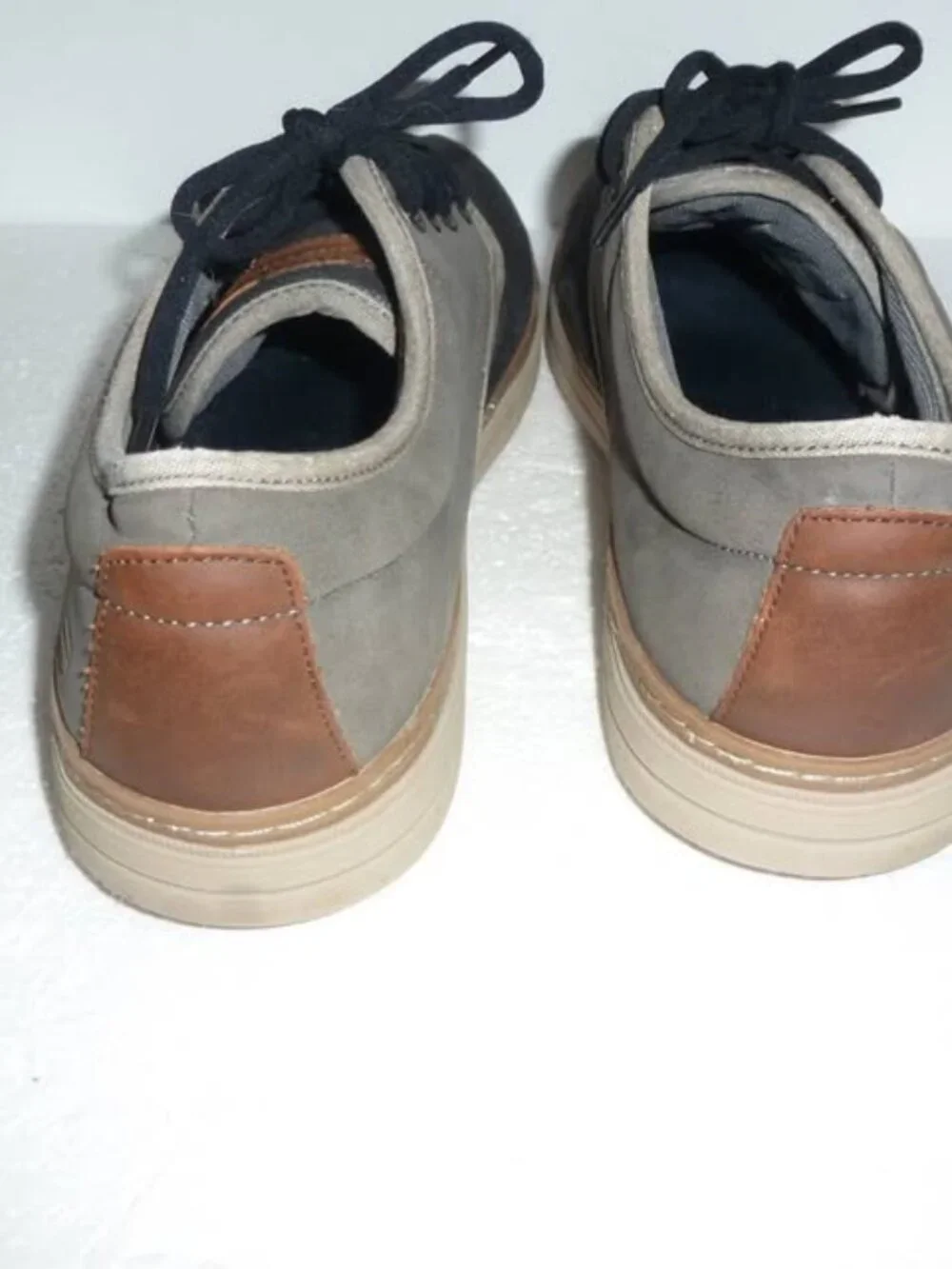 Skechers Two-Tone Gray Lace-Up Shoes - Men SZ 10.5